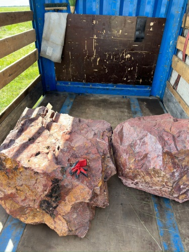 Ландшафтные глыбы красно-фиолетовые 200-1000 килограмм купить в Карталах
