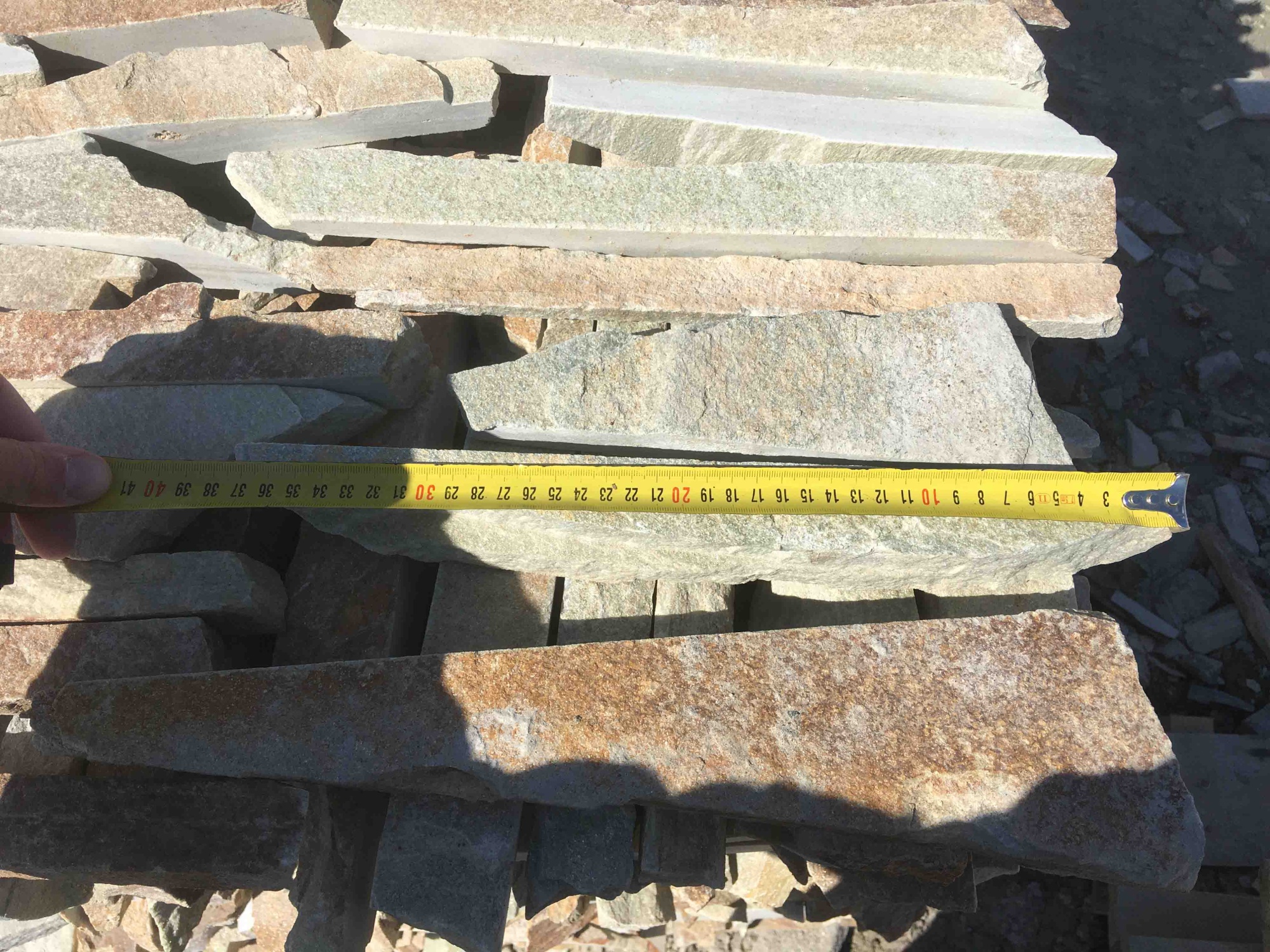 Горбушка златолит золотистый для облицовки купить в Карталах