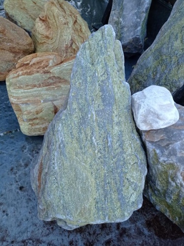 Златолит жёлтый, жёлто-зелёный глыбки и валуны для ланшафтного дизайна купить в Карталах