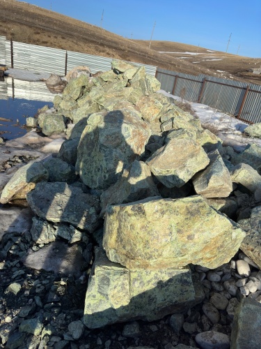 Камни для ландшафтного дизайна зелёные 10-60 килограмм купить в Карталах