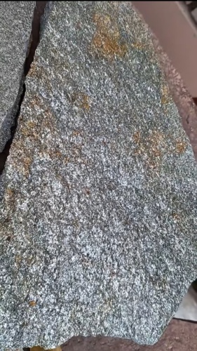 Плитняк златолит серебристый для цоколя, отмостки купить в Карталах