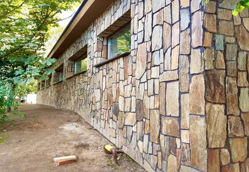 Плитняк кора дерева для цоколя, отмостки купить в Карталах