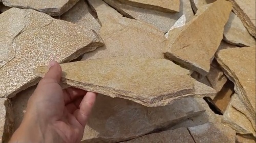 Плитняк златолит жёлтый для цоколя купить в Карталах