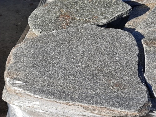 Златолит серебристый галтованный для лестниц купить в Карталах