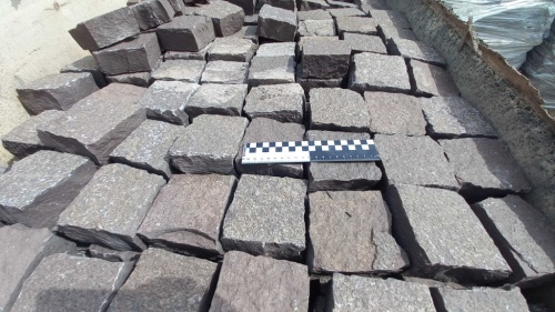 Лемезит колотая брусчатка 10 * 10 см. для парковки купить в Карталах