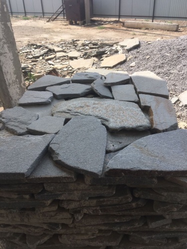 Златолит серебристый галтованный для лестниц купить в Карталах